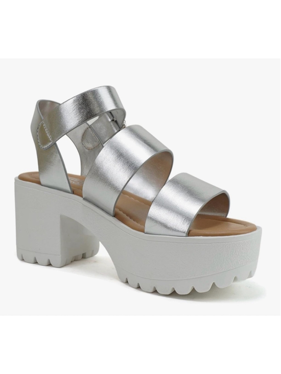 TOPSHOE AVENUE Shoes - NEW Open Toe Two Bands Lug sole Silver block Heel Sandals 9